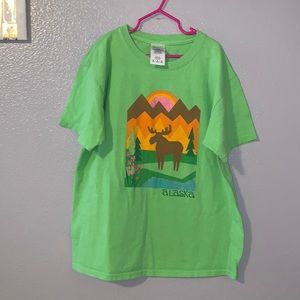 Gildan green moose print Alaska short sleeve shirt youth medium